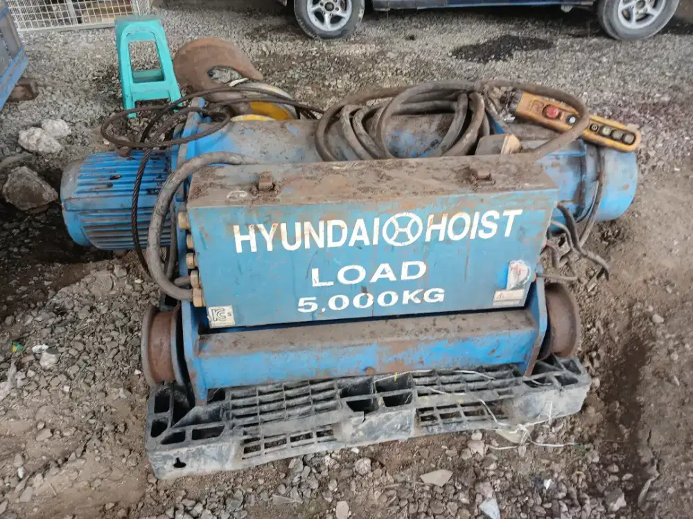 Mesin hois bekas tingal pake