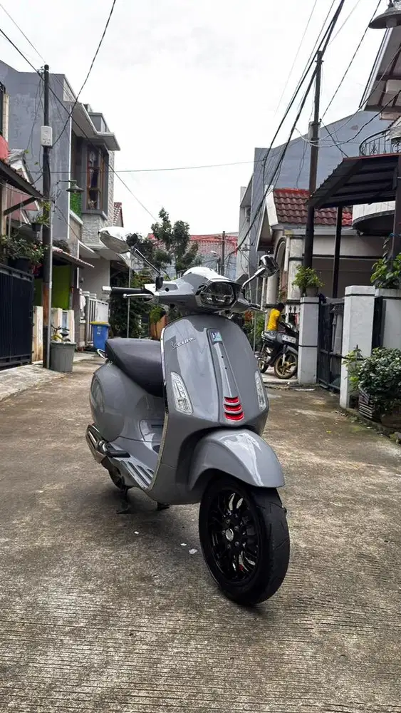 Vespa Sprint S 150 Grey Avio