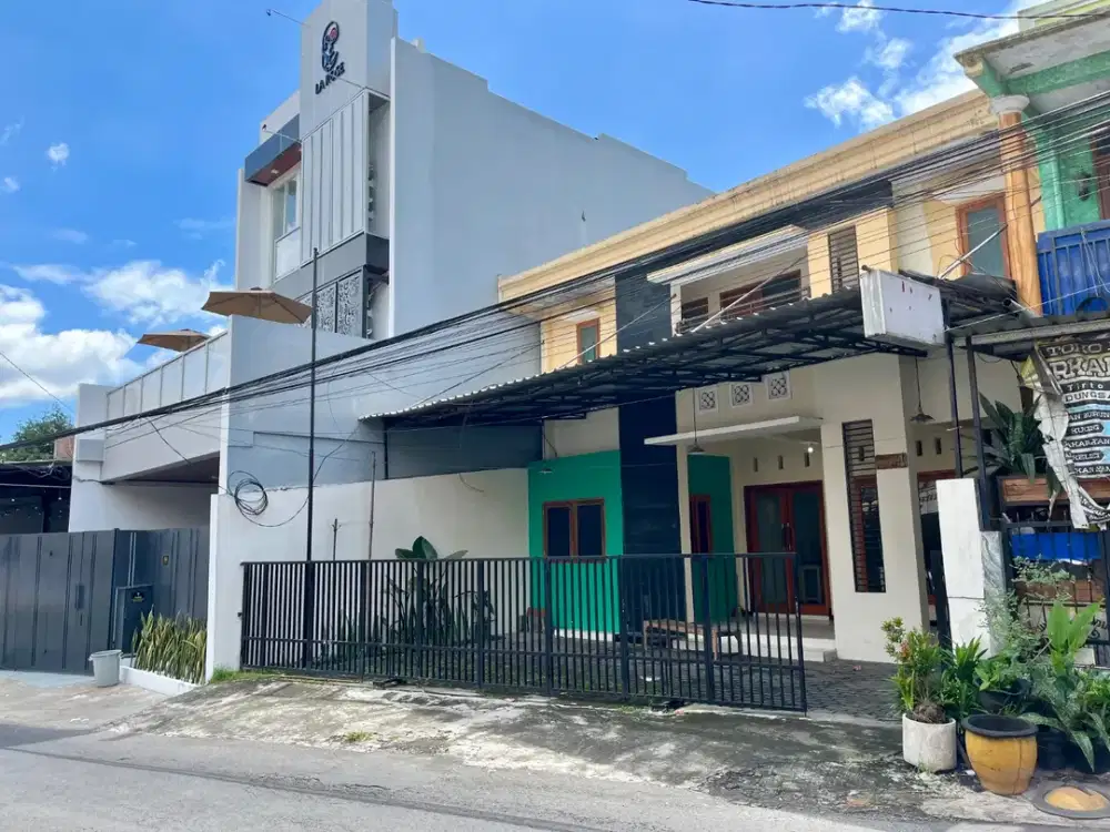 Rumah Kost + Toko Poros Jalan Raya Depan Kampus UMM