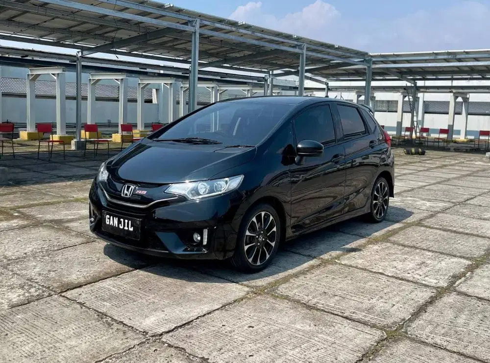 NEW MODEL TERAWAT ISTIMEWAH !! Honda Jazz Rs Cvt 1.5 AT 2016