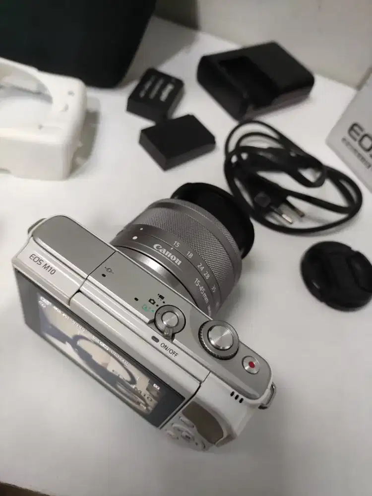 Kamera Canon M10