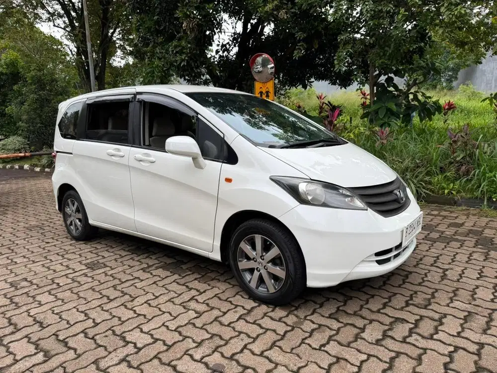 HONDA FREED SD 2011 MURAH