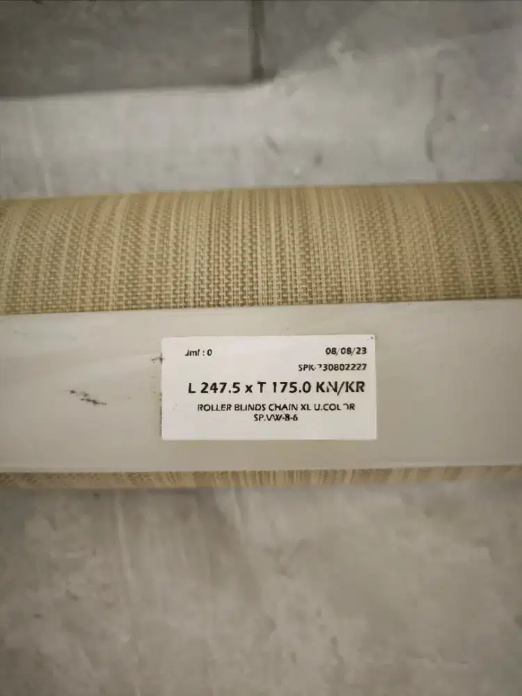 Roller Blind Sharp Point