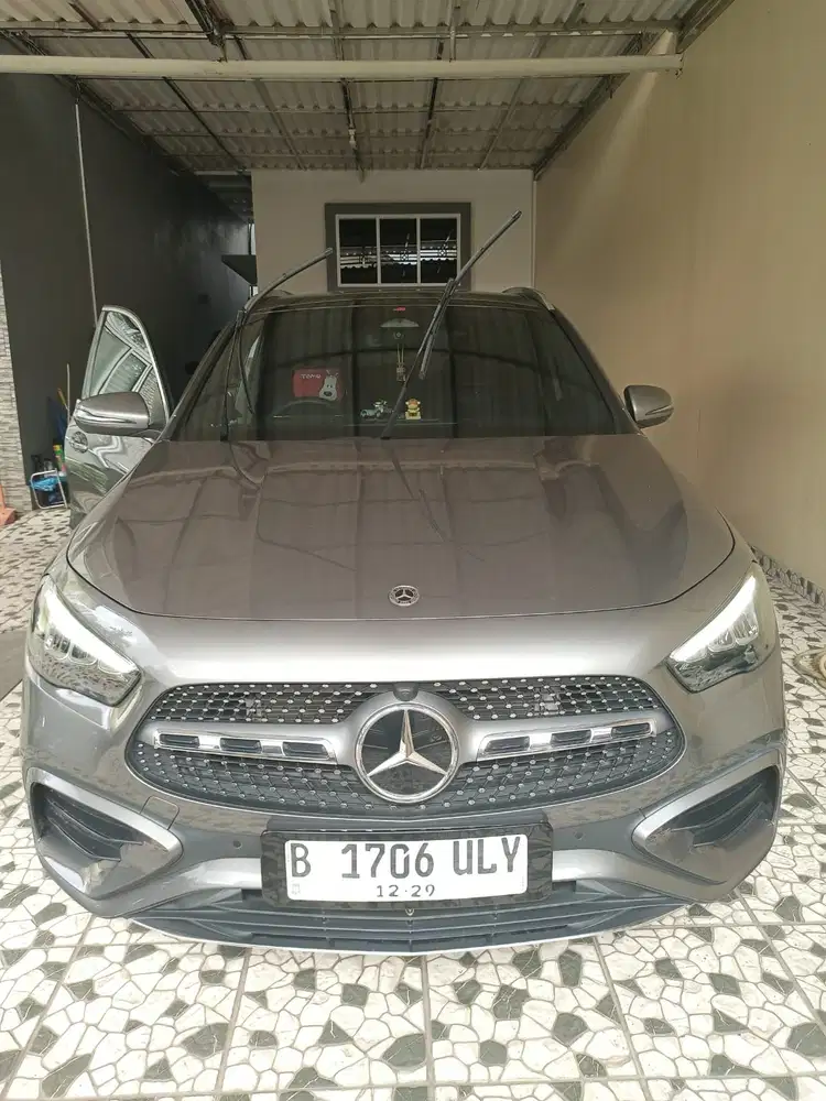 Mercedes-Benz GLA200 2023 Bensin