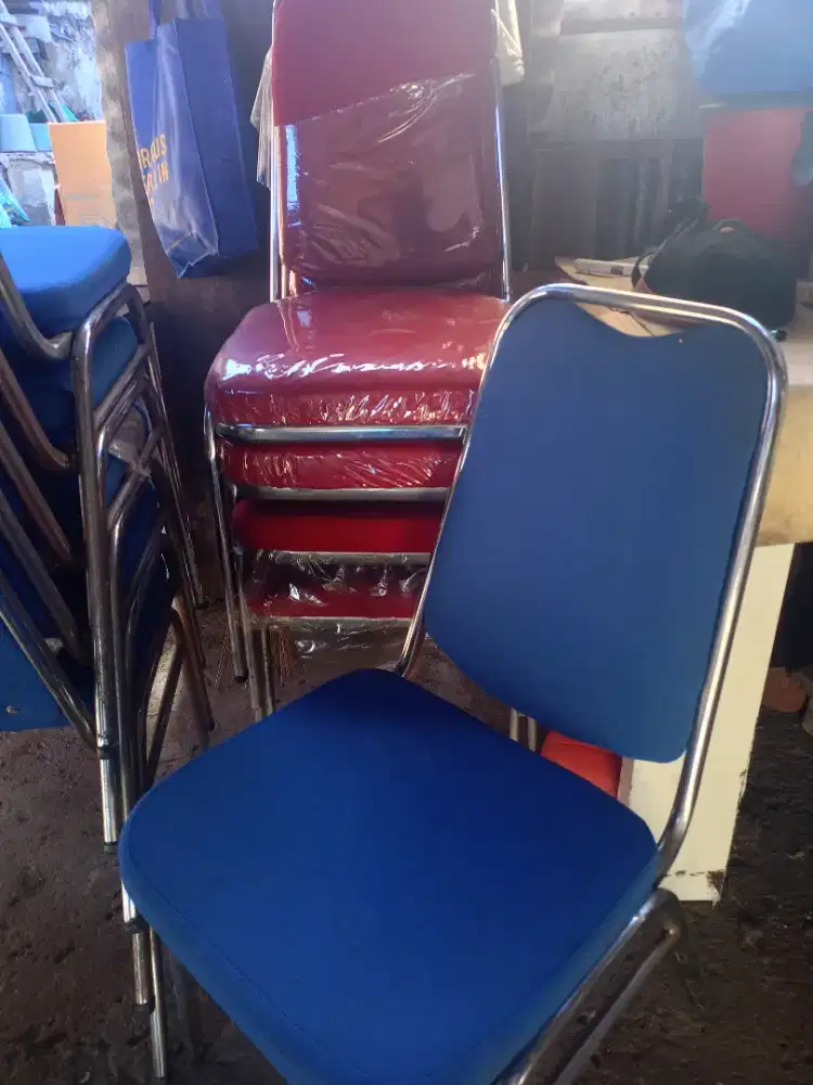 Jual kursi susun ex kantor