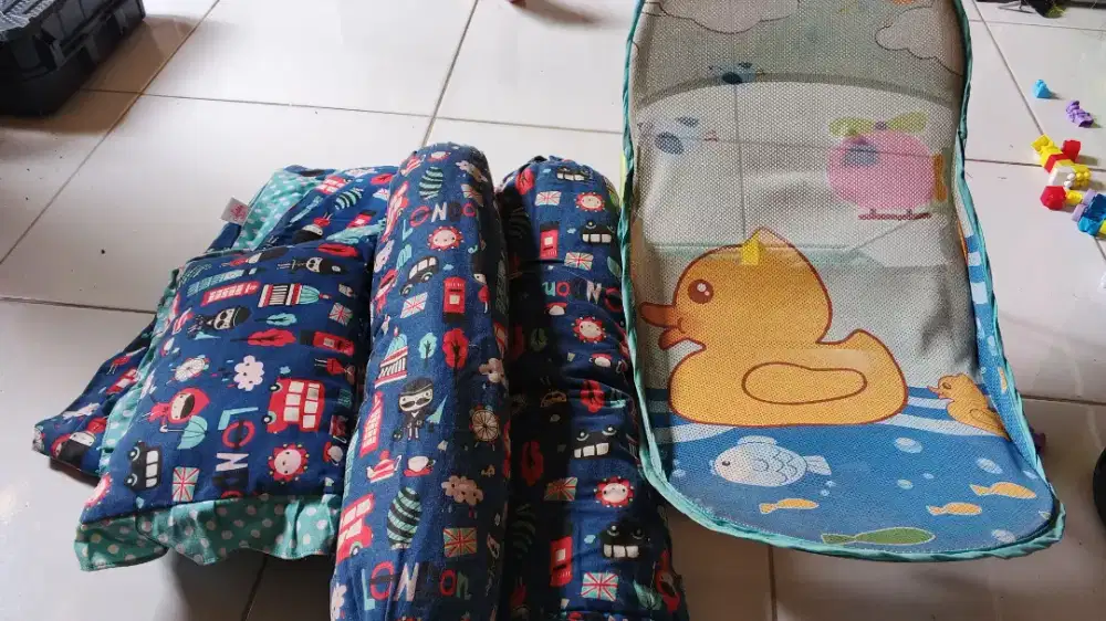 Tempat mandi bayi, bonus set selimut bantal