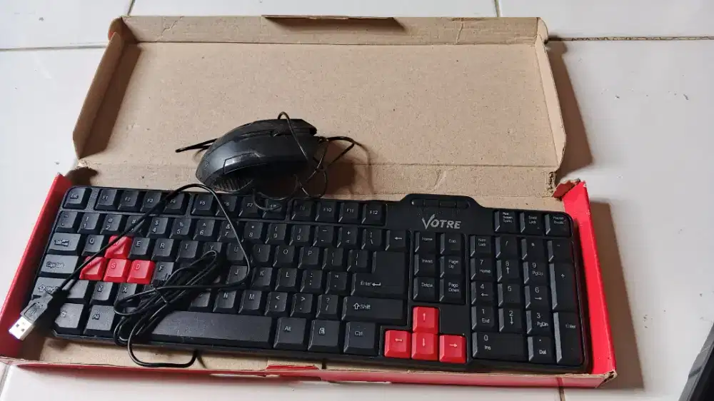 Keyboard USB dan mouse
