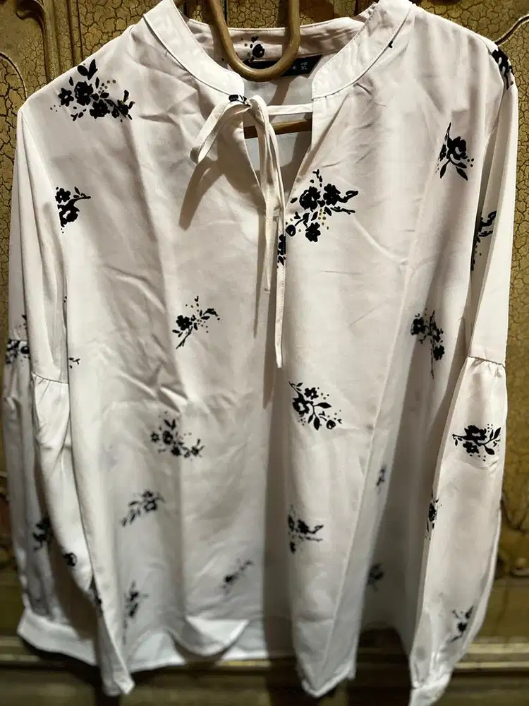 Preloved Blouse The Executive