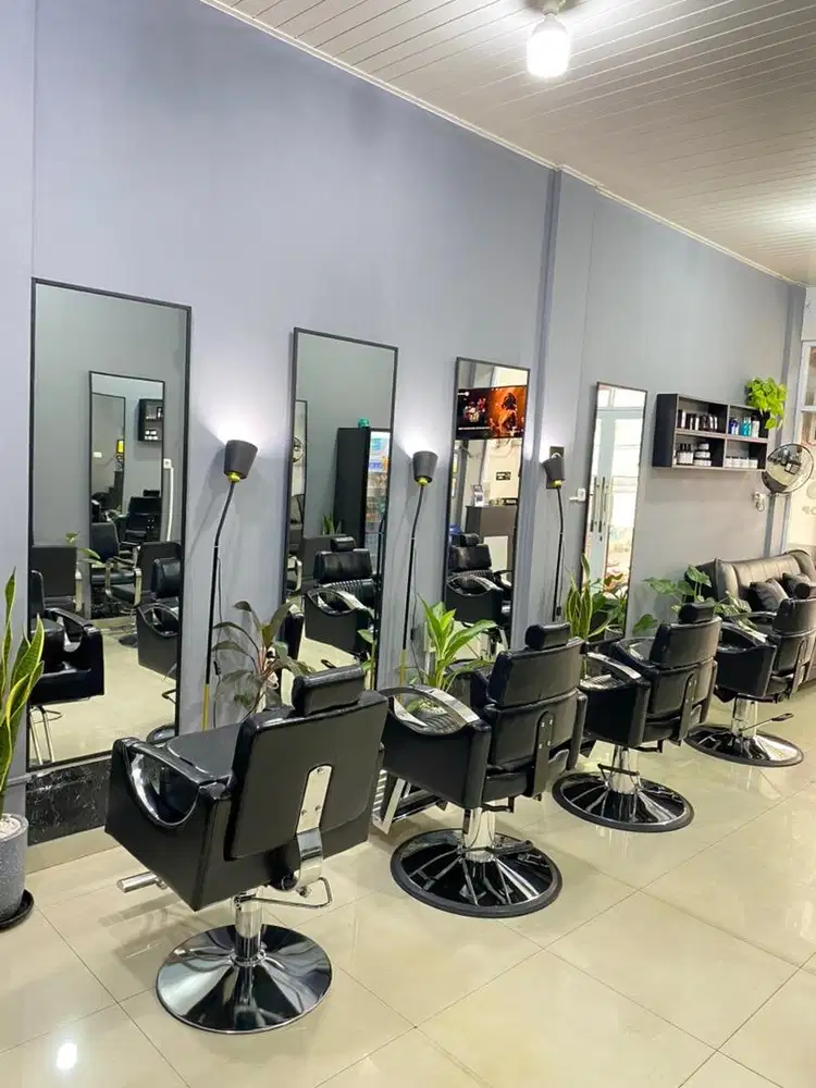 LOKER CAPSTER BARBER