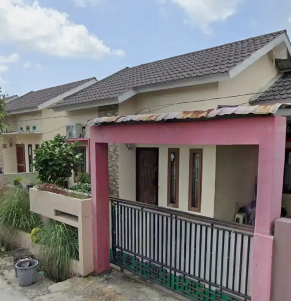 Rumah strategis bebas banjir semi furnish