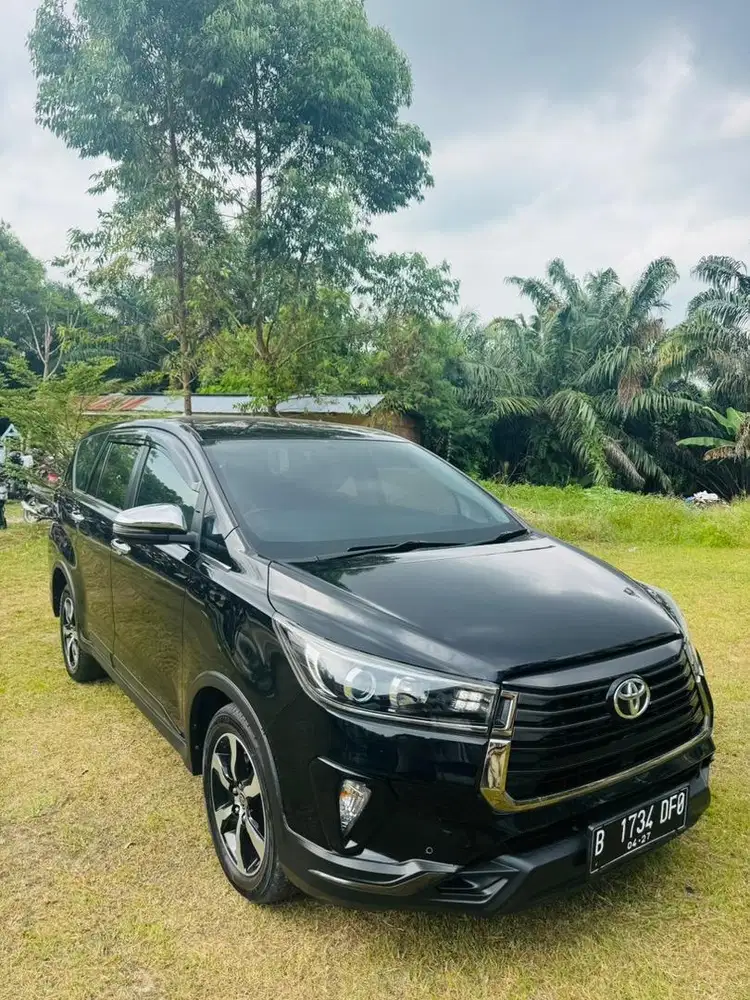 Toyota Innova Venturer 2.4 A/T