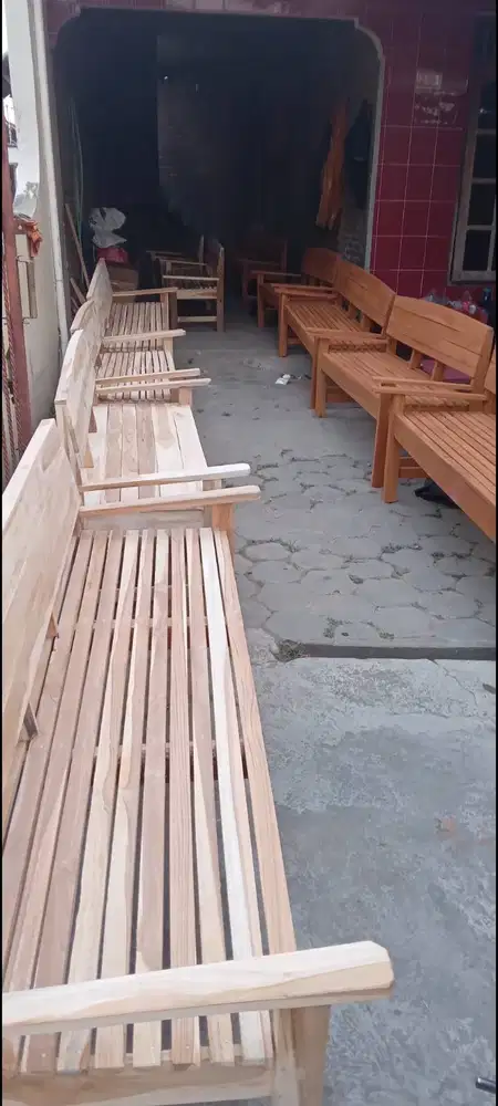 Meja kursi pintu jendela