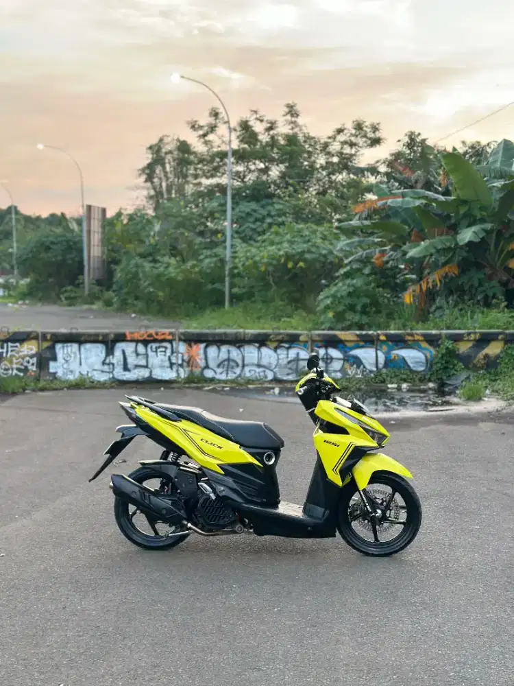 Jual motor matic vario 125 tahun 2017