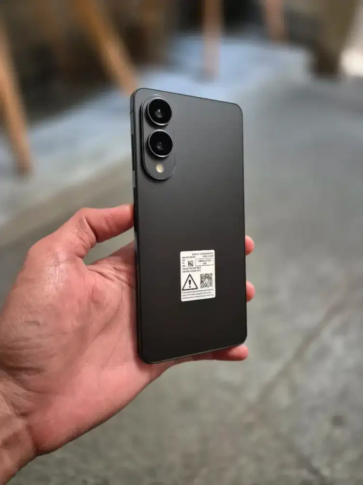 Samsung S25 Edge 12/512GB Like New Resmi Sein