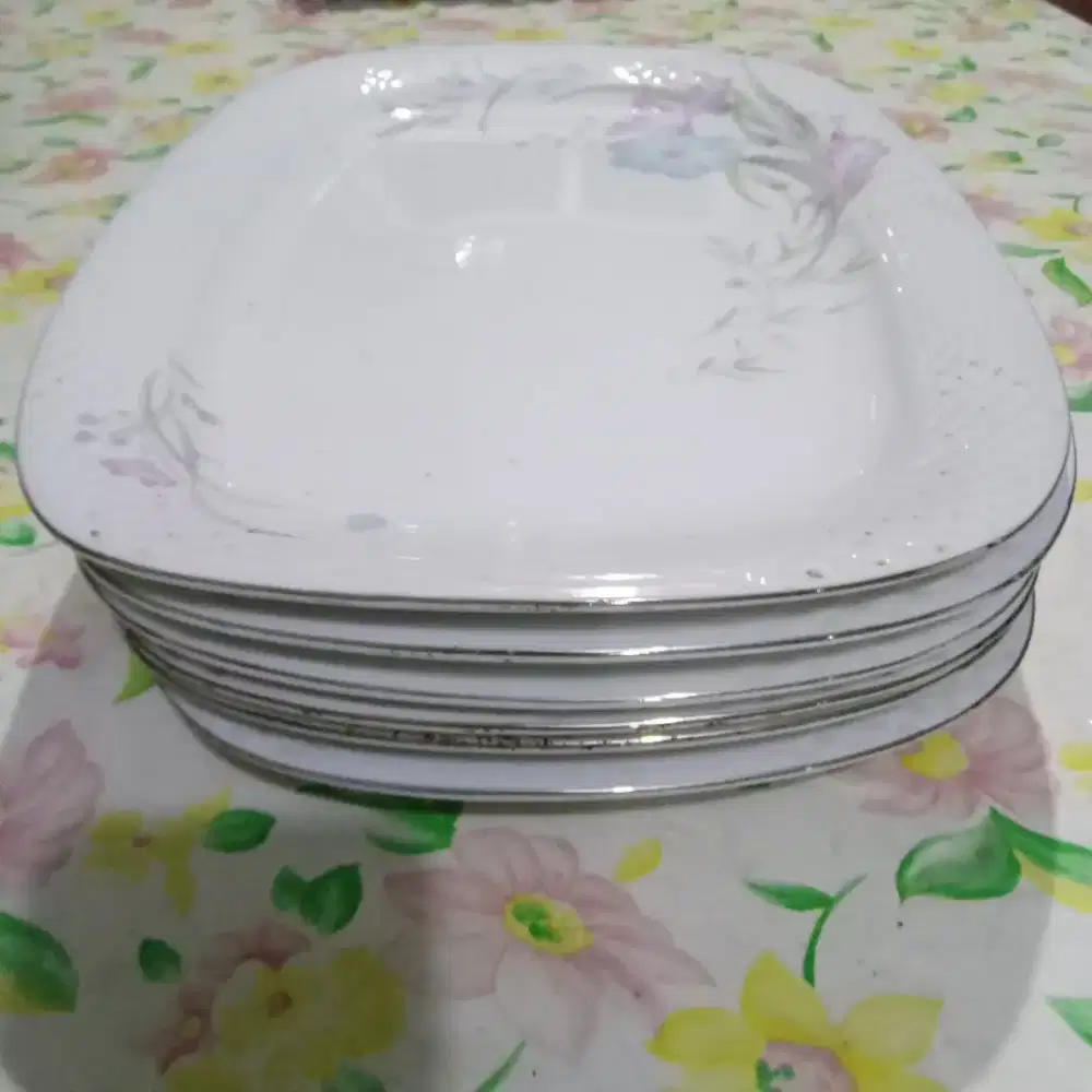 Piring siap pakai porcelen nego cod rungkut gan