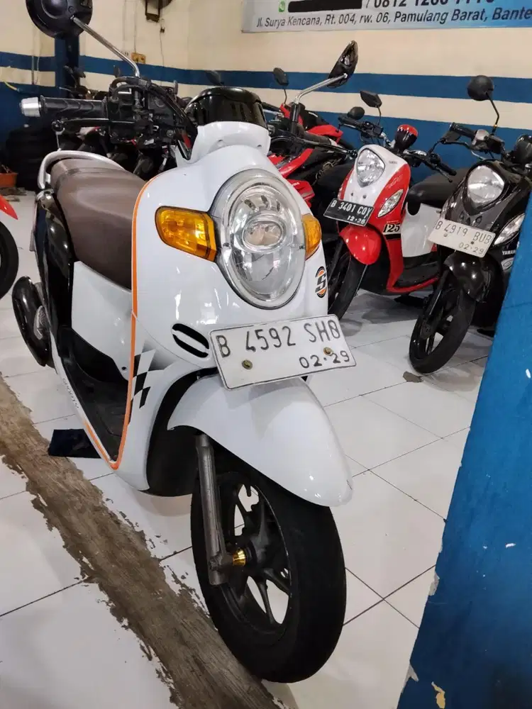 DIJUAL CEPAT HONDA SCOOPY DONAT ISTIMEWA SIAP PAKAI SUPER MULUS