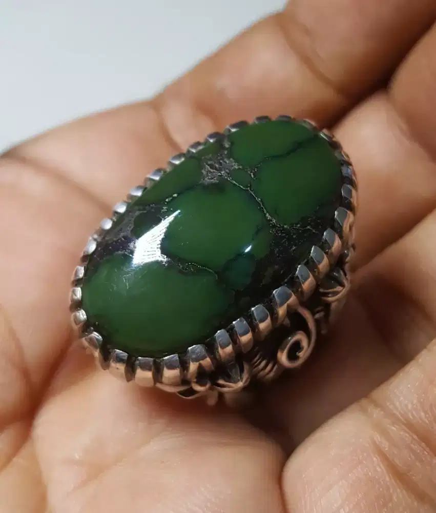 Top Limited Pirus Hijau Xinjiang Lawasan Ceplok