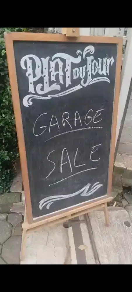 Papan tulis kapur standing