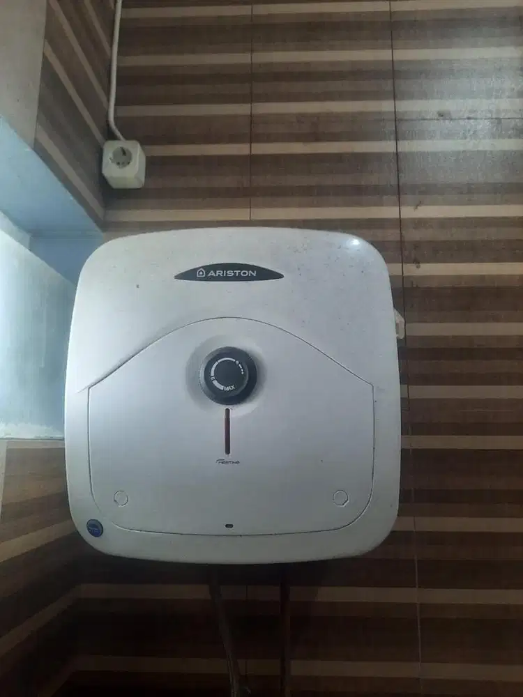 QIU WATER HEATER MESIN AIR PANAS 50 JUTA + AC TV DISPENSER KULKAS DLL