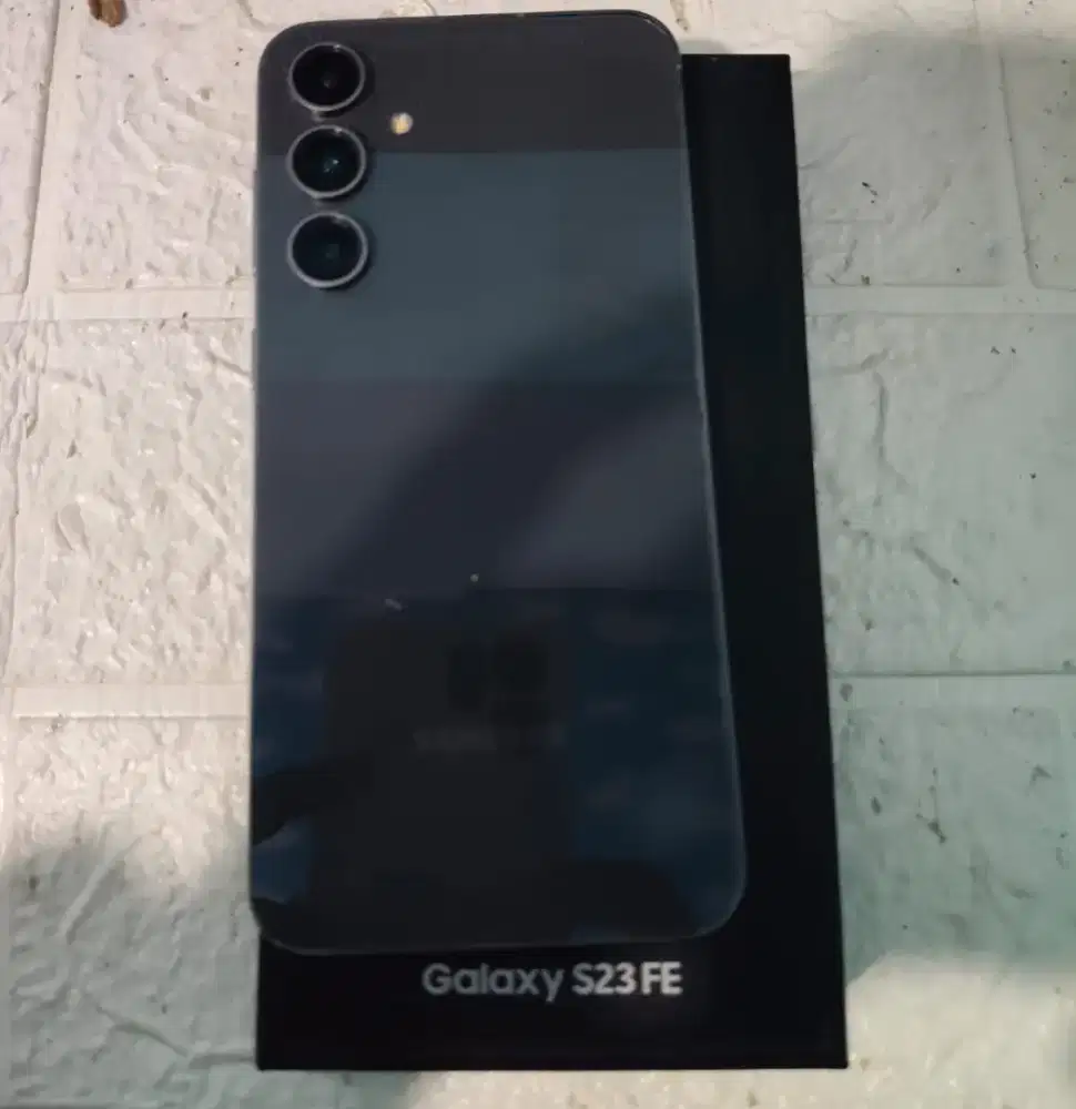 Samsung s23 fe 5G 8/256 EX SEIN