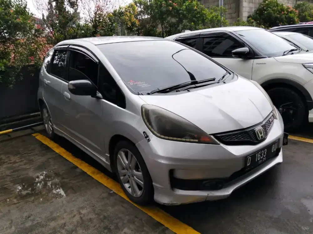 Di jual Honda jazz RS mt THN 2011