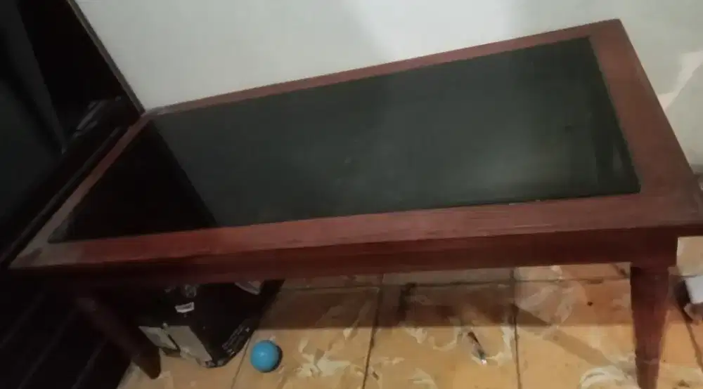 meja tamu kondisi seperti gambar