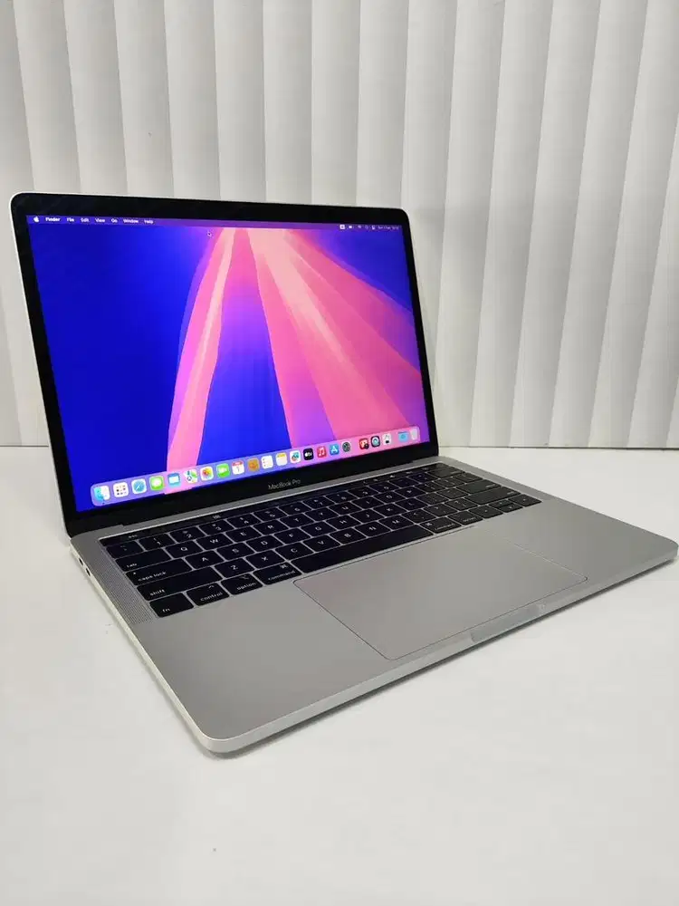 Macbook pro 19 touchbar i5 mulus