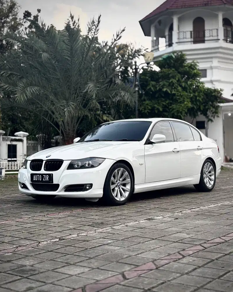 CashCreditSama BMW 325i 2010 E90 LCi
