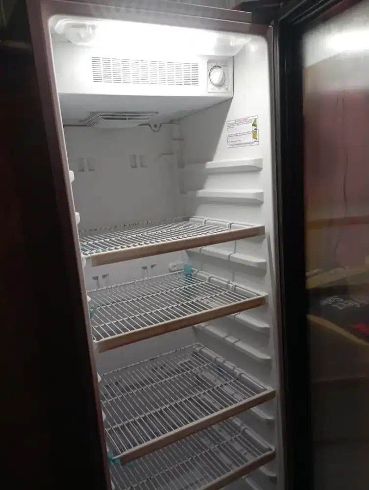 Showcase pendingin minuman normal merek polytron minat wa