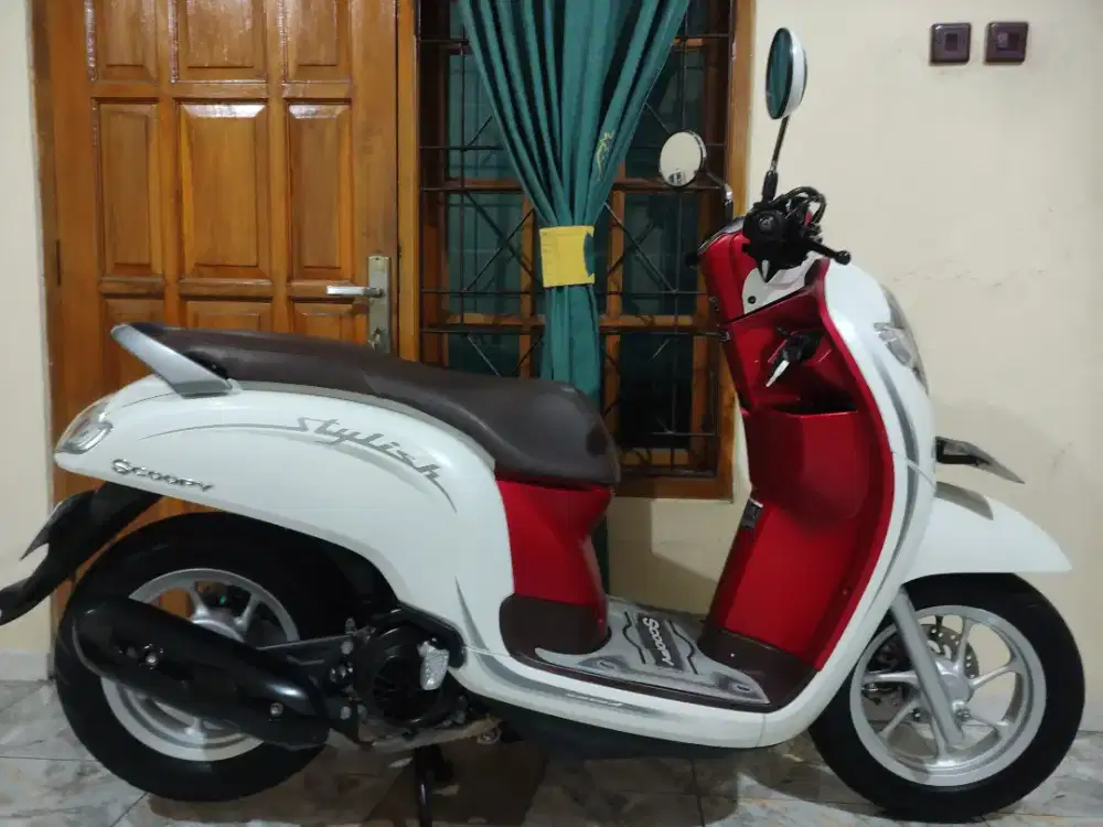 Super istimewa low km scoopy stylish cbs iss super mulus jarang ada
