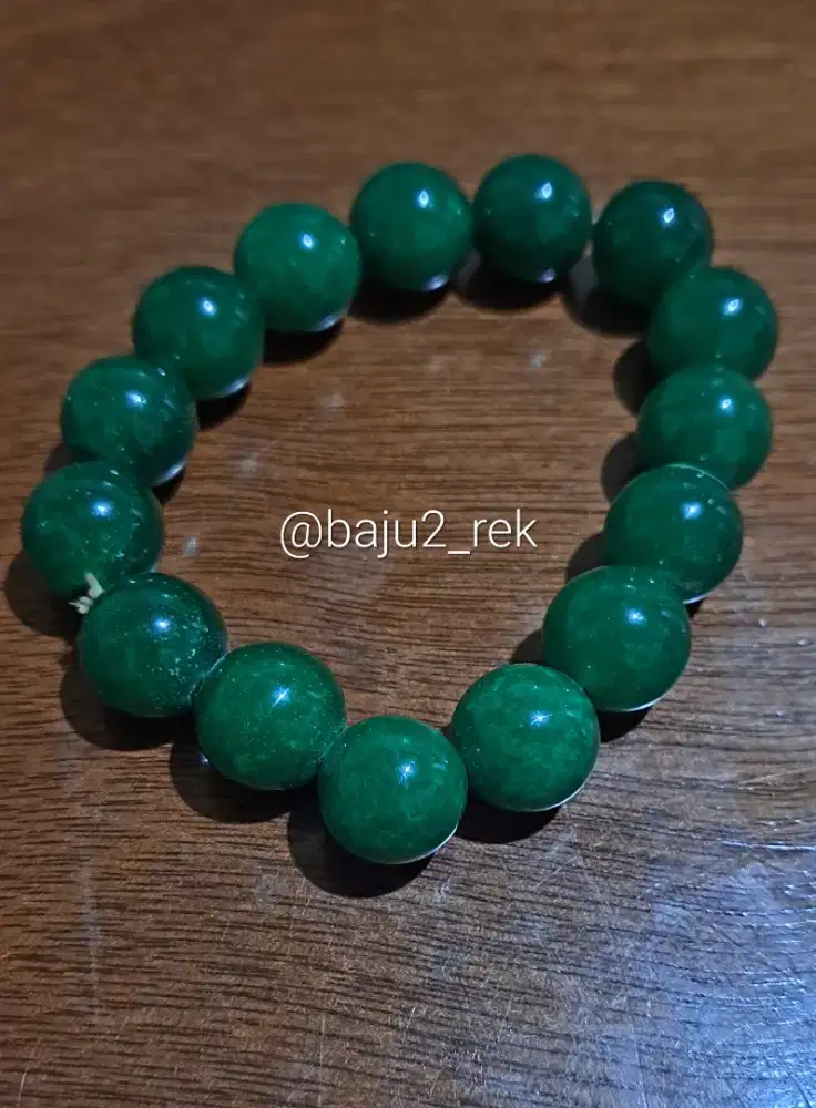Gelang giok hijau