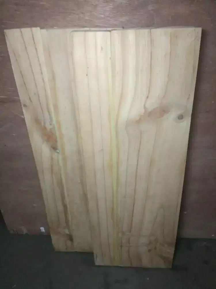 Hambalan/ambalan dinding kayu jati belanda