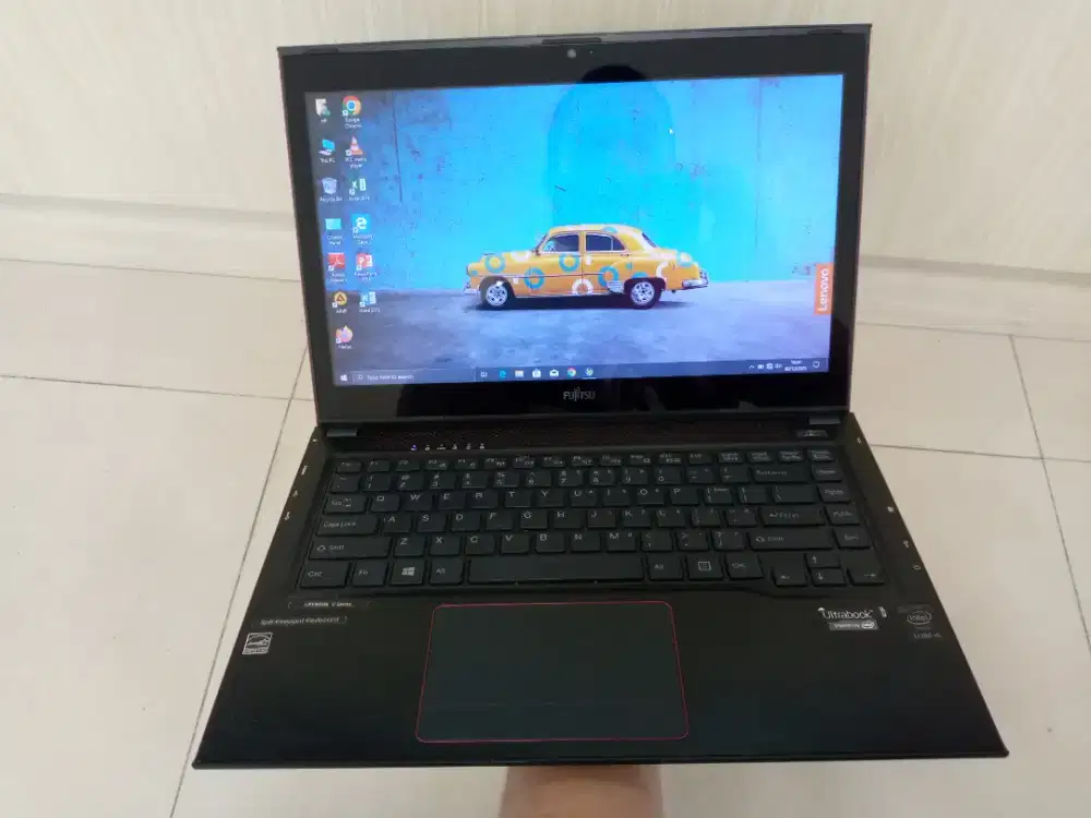 Jual Laptop Touchscreen Fujitsu Core i5 Gen 4 RAM 8GB SSD 128GB