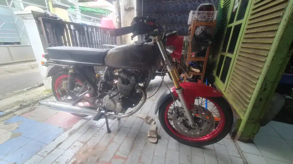 Di jual CB 100 TH 1976