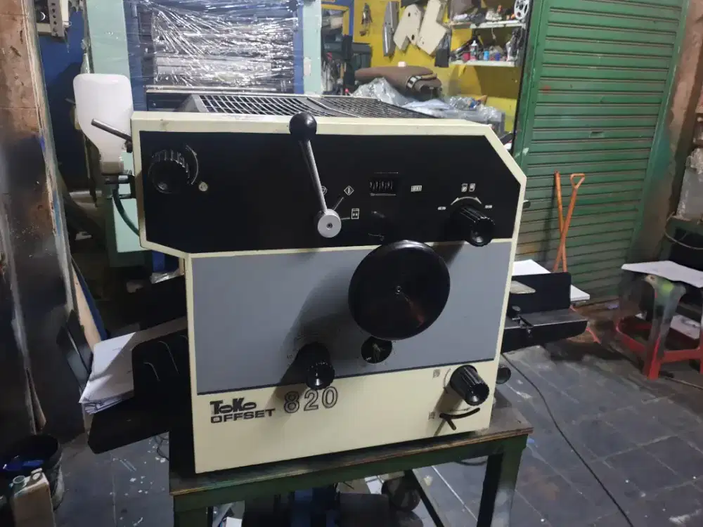 Mesin Cetak Offset Toko 820