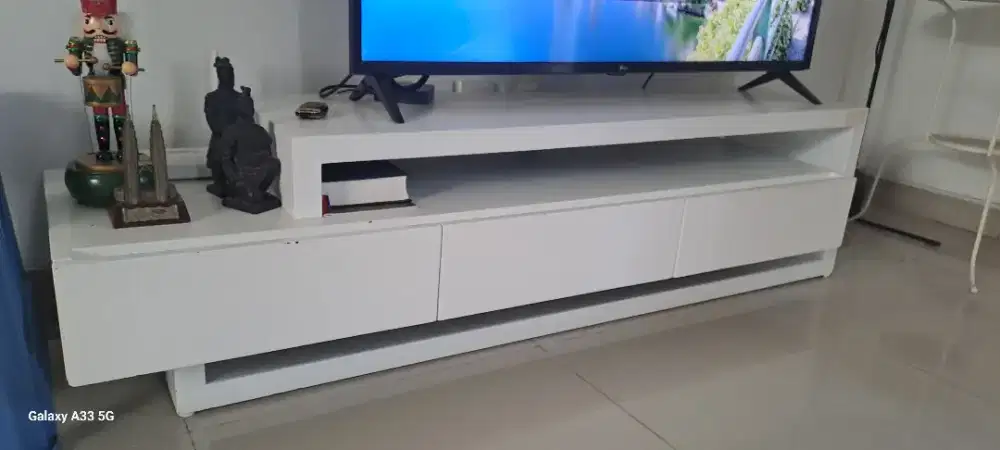 TV CABINET MINIMALIS