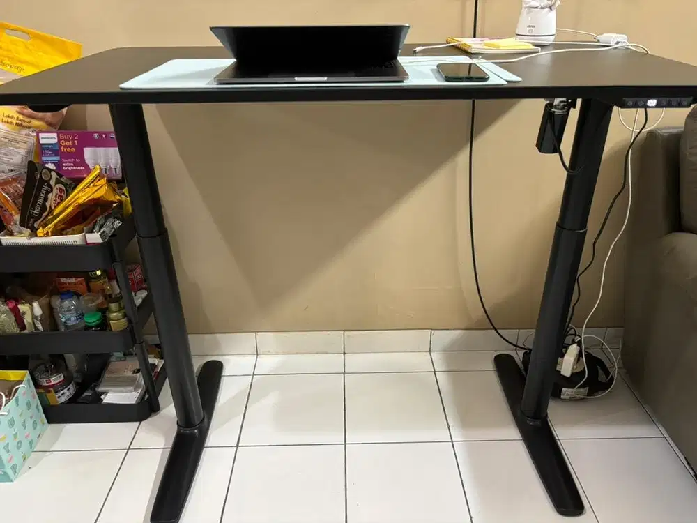 Dijual Cepat Meja kerja adjustable Informa