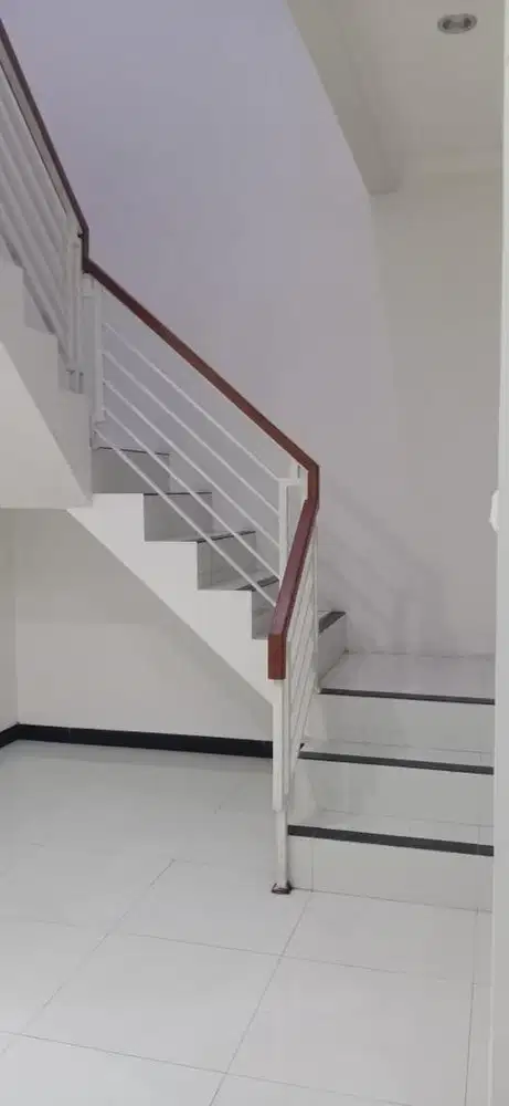 Dijual Rumah 2Lantai Sudah Renov di Cibubur Country Cikeas