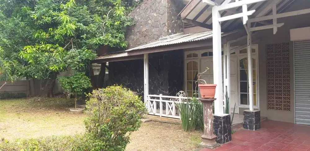 Dijual Rumah dengan Halaman Luas di Cipayung Jakarta Timur