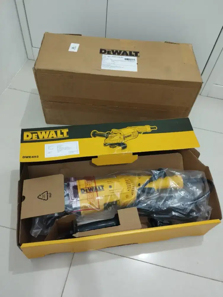 Dijual Gerinda Dewalt DWE492-B1