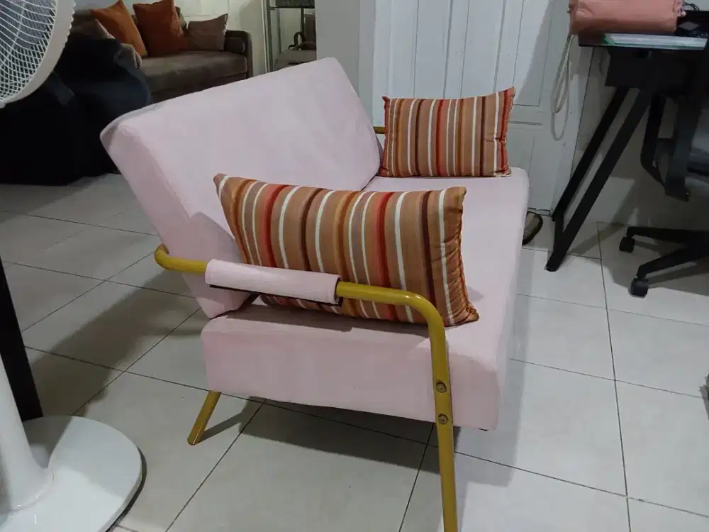 Bangku Retro Bahan Bludru