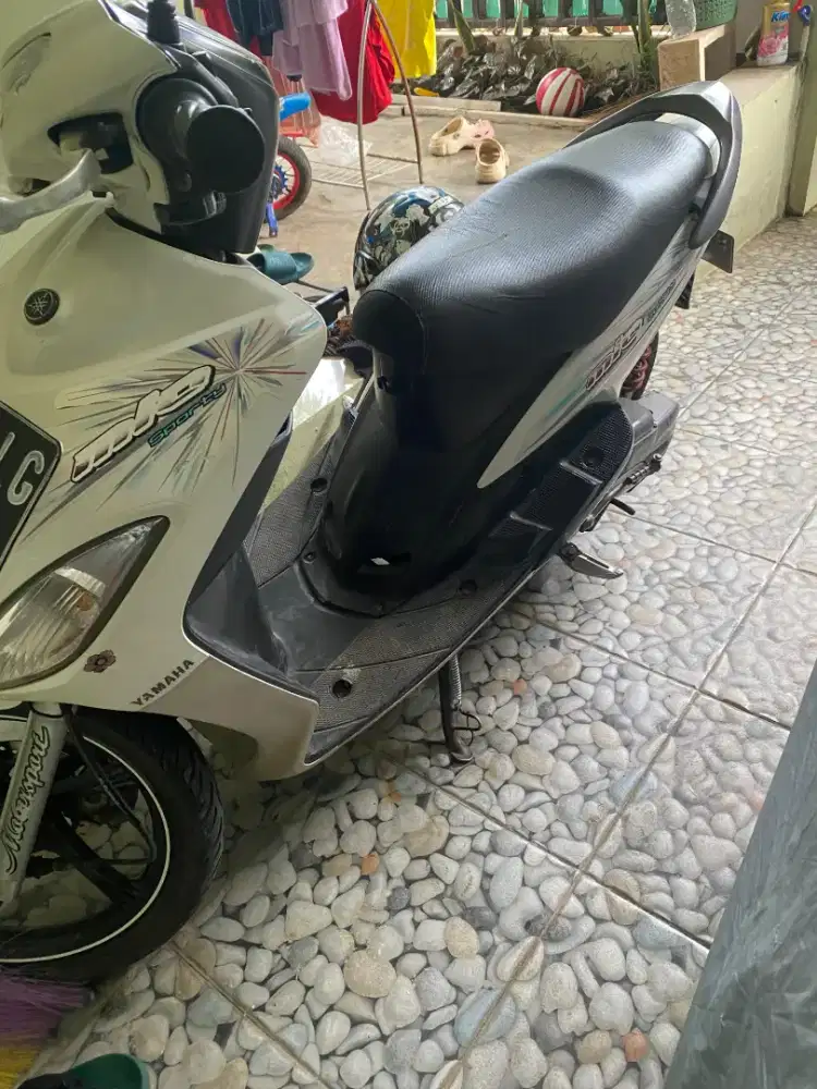 Mio sporty tahun 2009 putih