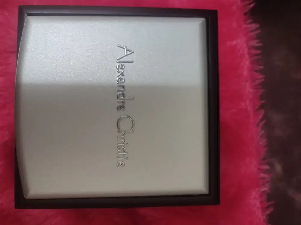 Jam AC wanita baru belum pernah pakai dari beli tapi kondisi mati