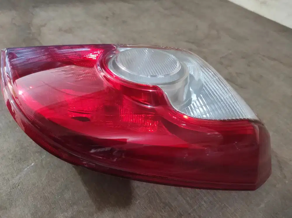 Stoplamp KANAN Toyota Agya 2017