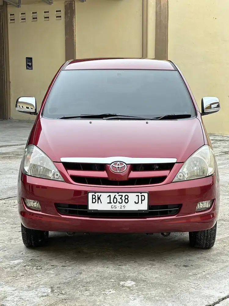 Toyota innova 2.0 V at 2005 odo 80rb