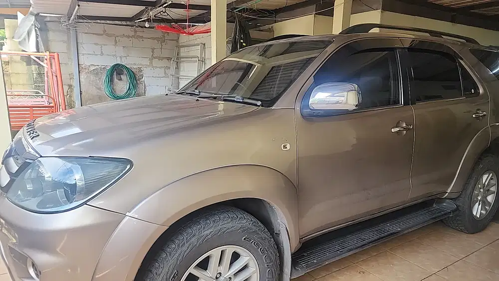 Toyota Fortuner 2005 Bensin