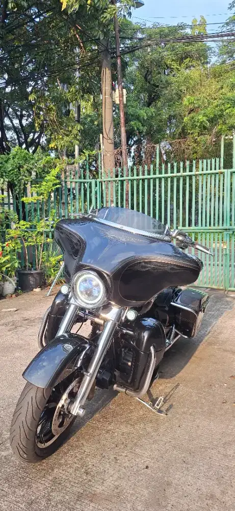 Street Glide CVO 2012 Siap Touring