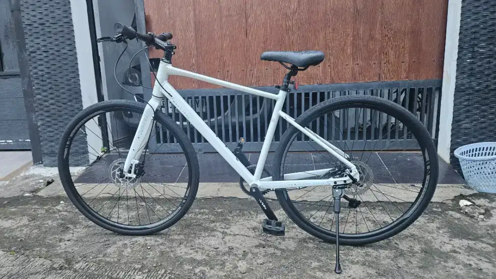 Sepeda Urban Hybrid Element Montreal URB