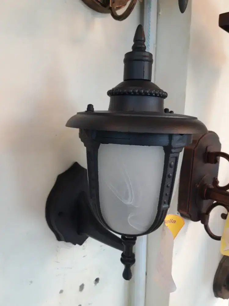 Lampu dinding klasik surabaya