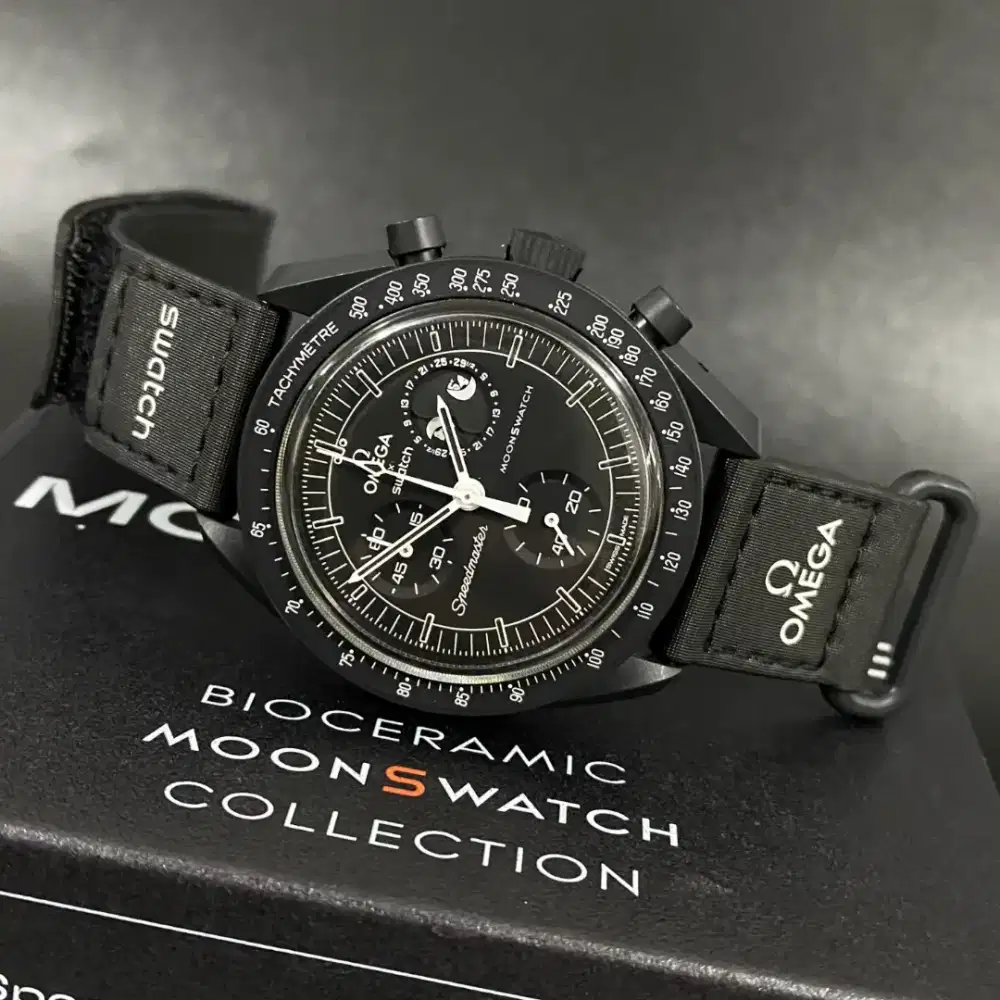 Swatch x omega Snoopy black fullset 202like new